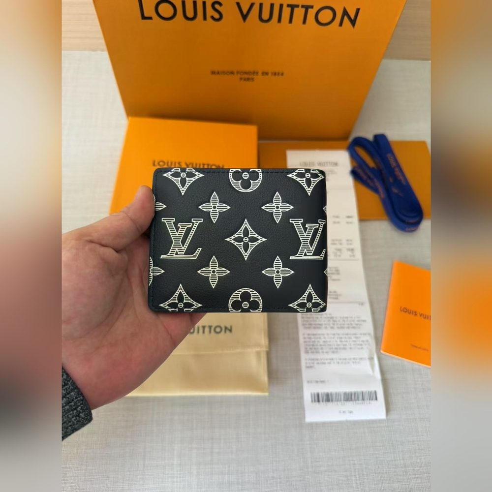 Louis Vuitton Multiple Wallet - Picture 2 of 13